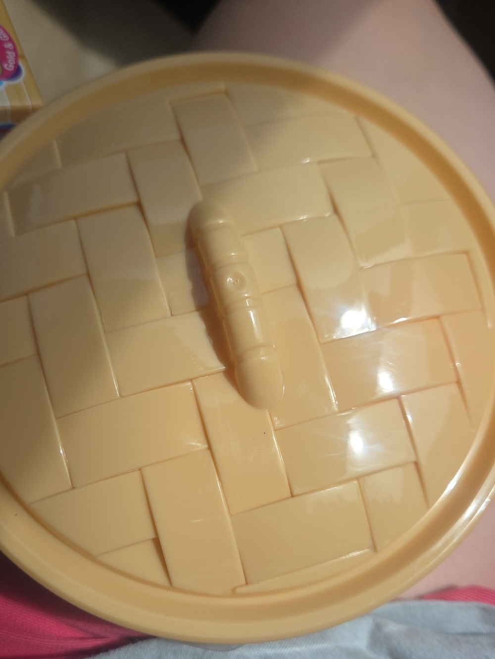 Beige Woven-Style Plastic Lid